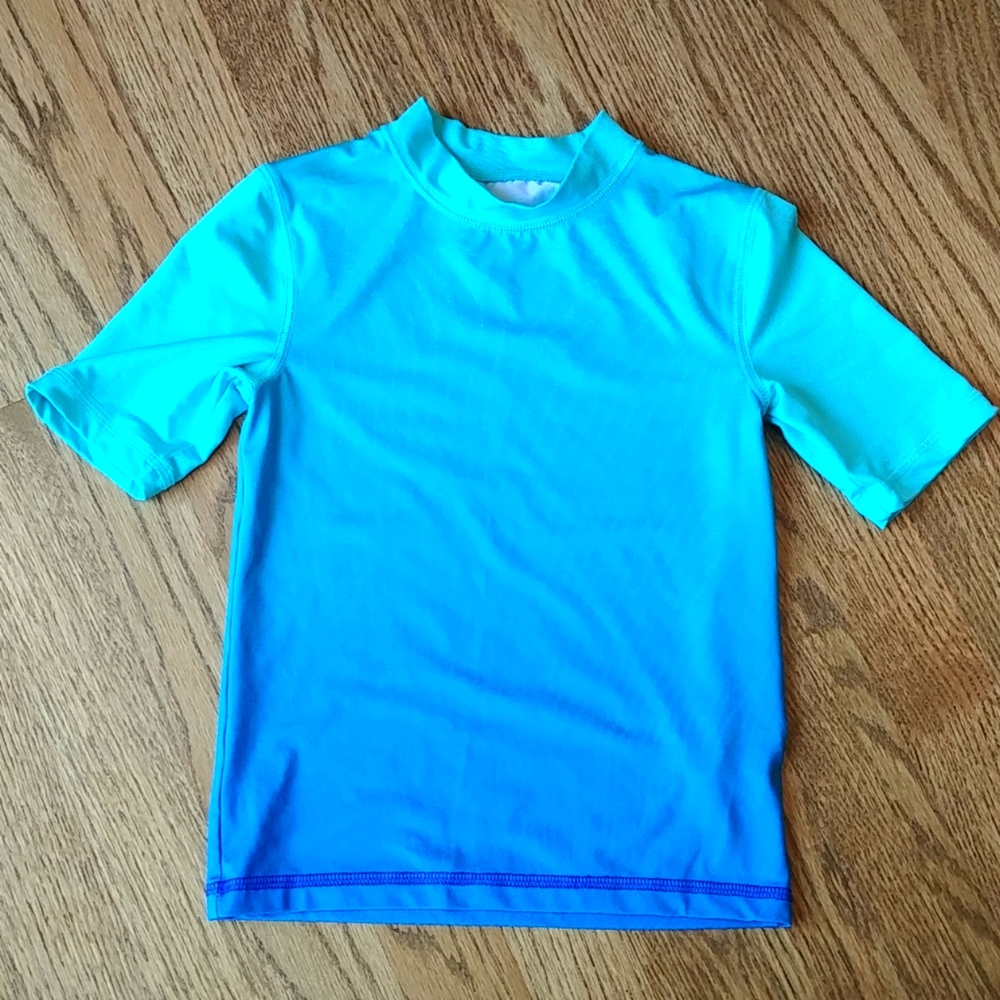 Boys rash guard size XS 4/5